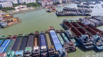 台风“圆规”登陆海南 12级狂风海水倒灌