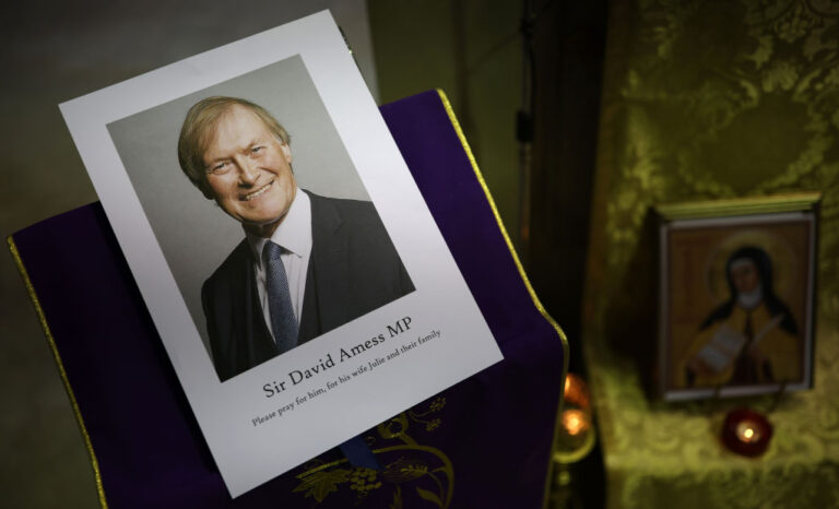 英國會保守黨議員遇刺身亡 嫌犯落網