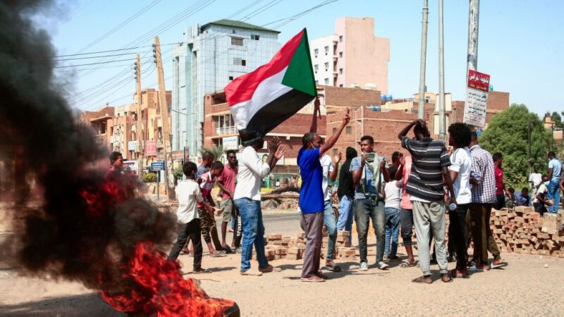 苏丹军事政变 国际强力施压 总理获释返家