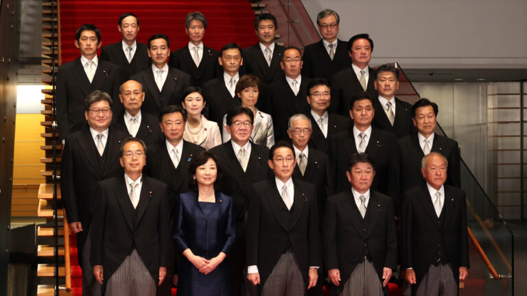 日本新相岸田文雄就職 組閣應對中共挑戰