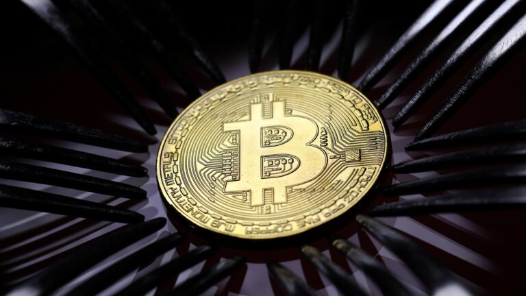 接近7萬！比特幣上漲至歷史新高