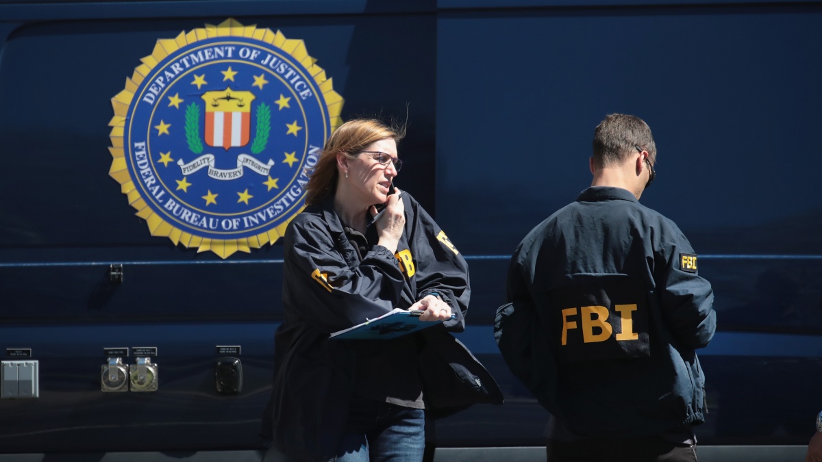 Fbi Fhm 涉駭客攻擊 FBI突襲中資企業美國佛州據點 | 百富環球 | 黑客 | 新唐人电视台