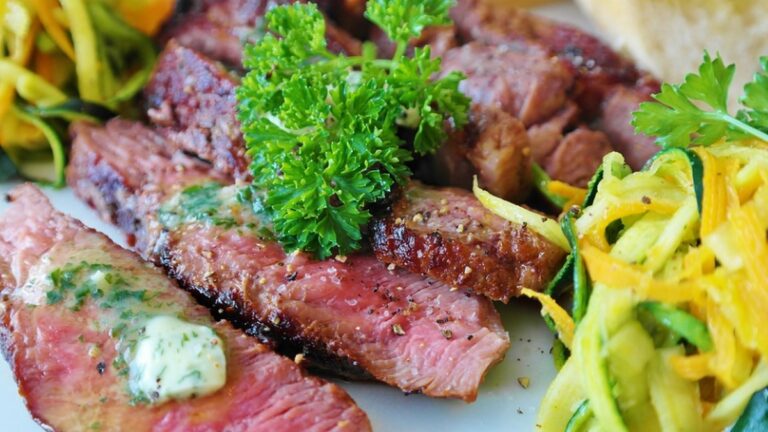 白頭髮多怎麼辦？4類助黑髮食物要常吃
