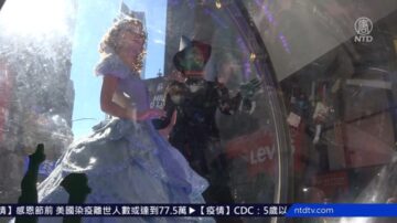 百老汇回归演出季 时代广场展出剧目水晶球