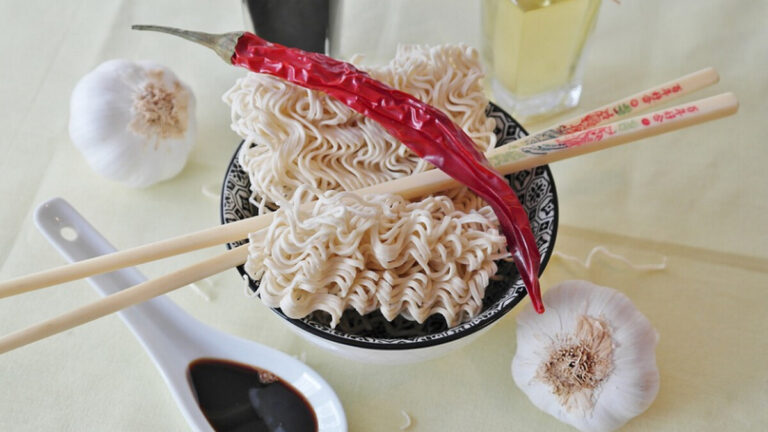 長期吃速食麵會致癌？5種食物是癌症真凶