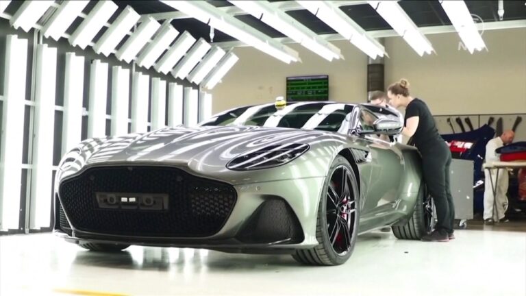 【財經簡訊】美聯儲或提前升息 英國10月汽車產量創新低