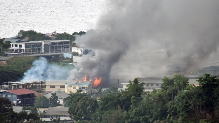 所羅門群島再爆抗議 唐人街商鋪成攻擊目標
