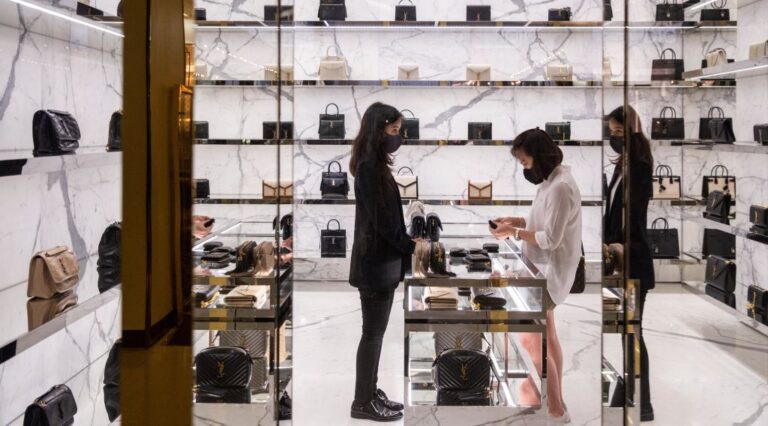 美消費者搶購奢侈品 成全球名牌市場復甦主力