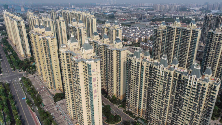 恆大賣飛機還債 中國樓市困局進退兩難