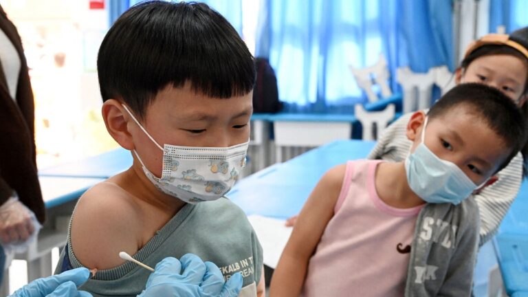 【中國一分鐘】多名兒童打疫苗後得白血病 中共嚴防消息外洩