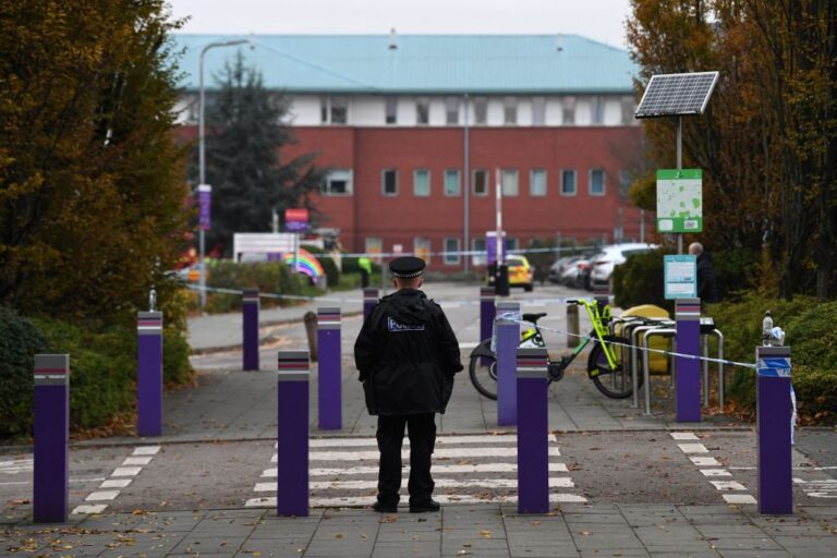 反鎖炸彈客 英國機警出租車司機遭炸傷