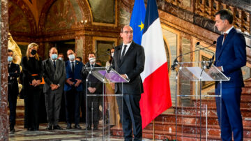 法國總理打完疫苗仍染疫 比利時總理4部長隔離