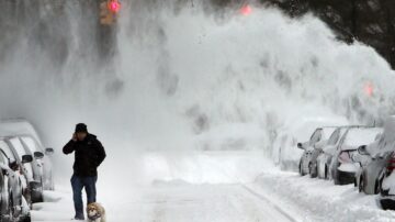 强风暴发威 美国罕见11月发布暴雪警报