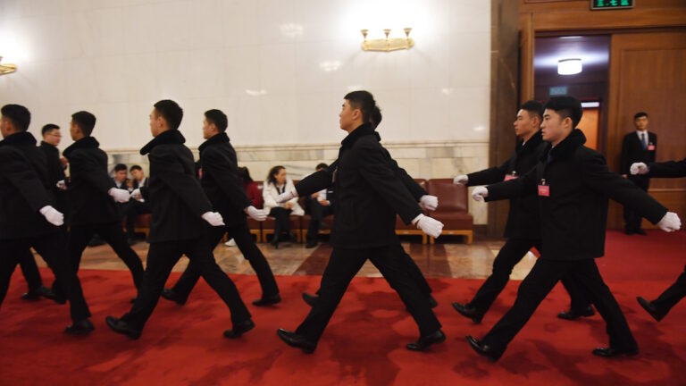 郝平：六中全會後中共遭圍堵 曝九大熱點