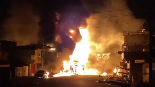 海地油罐车翻覆酿骇人爆炸 波及40间房屋至少62死