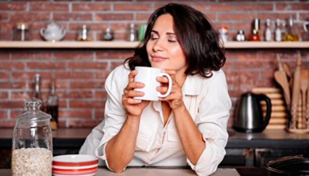 長期喝茶與咖啡對骨骼有啥影響？新研究揭示差異