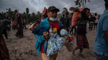 印尼塞梅鲁火山爆发  至少14人死亡