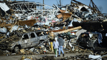 慘烈風災 美肯塔基州龍捲風至少64人死