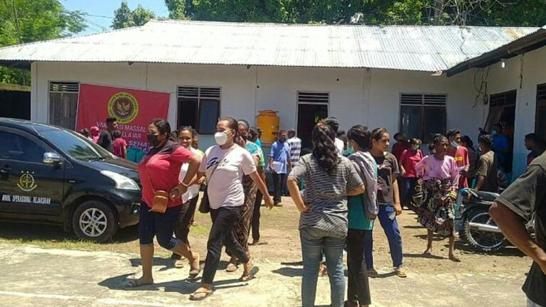 印尼東部7.5級強震 居民奔逃 傷亡未明