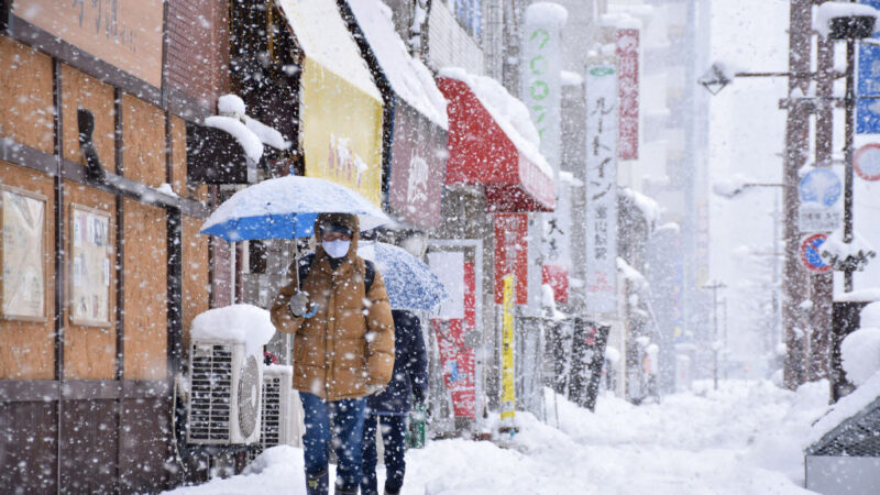 強烈寒流來襲 京都再現雪金閣 東京12月罕見零下低溫