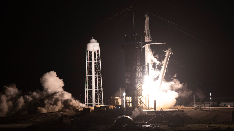 中共稱SpaceX衛星險撞太空站 學者：中國太空垃圾也很多