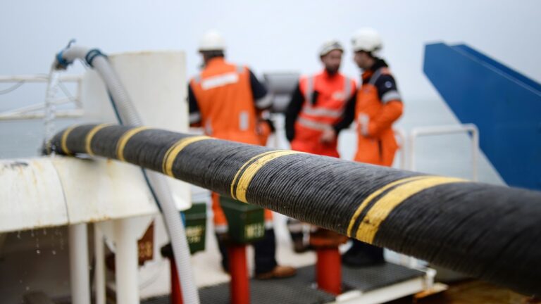 【禁聞】美日澳助太平洋三島國建海底電纜