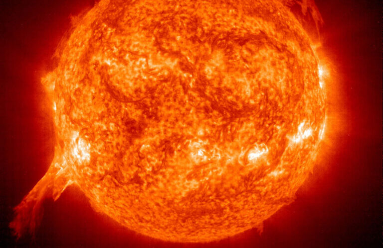 創造歷史 NASA航天器首次「觸摸」到太陽