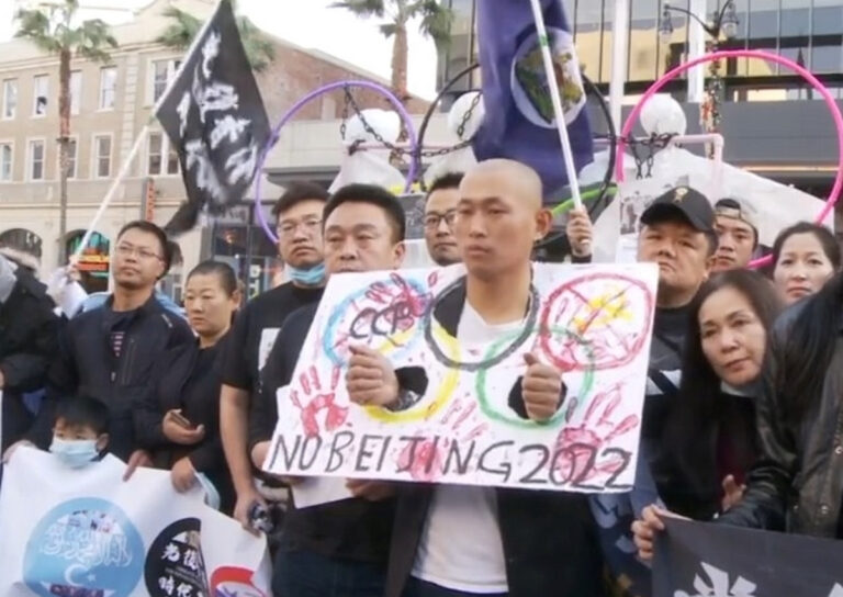 遭歹徒長刀襲擊 洛民運人士疑中共指使
