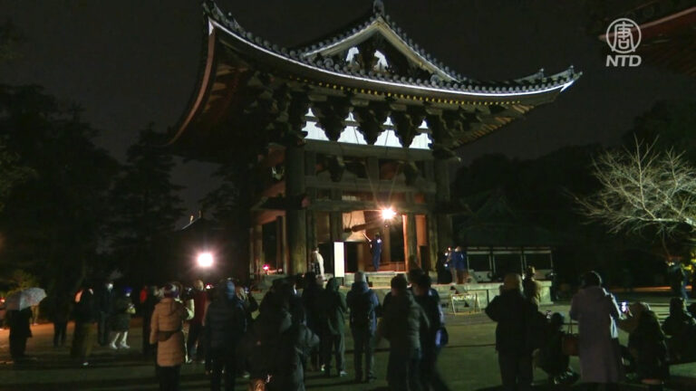 除夕敲鐘辭舊迎新 東大寺夜迎新年參拜客
