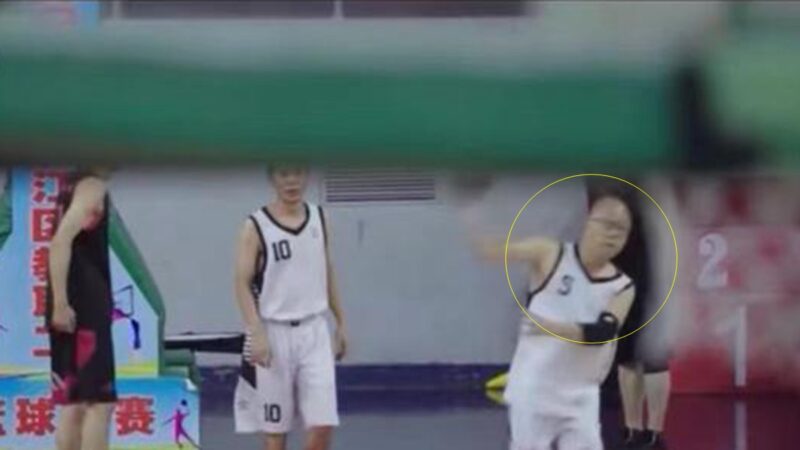 重庆“球书记”上班偷偷打篮球 用人看球技