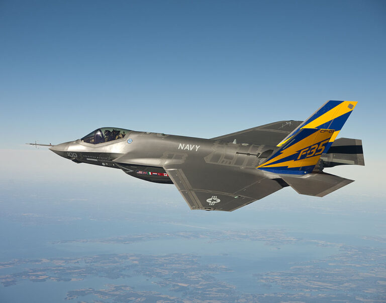 美F-35戰機南海失事 落海畫面曝光