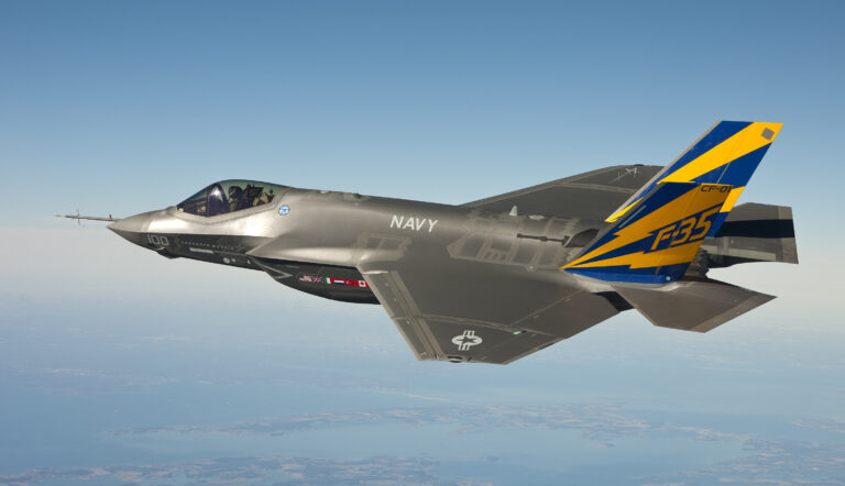 美證實發生意外的F-35C墜入南海 正積極打撈