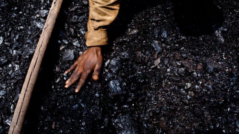 搬石头砸自己脚 去年第四季中共放行超千万吨澳煤
