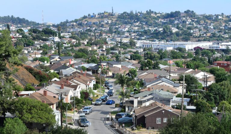 美房產市場繼續走俏 2022年買房將更難