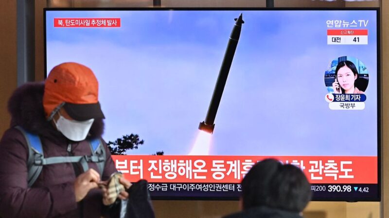 朝鮮疑發射彈道飛彈 落入日本經濟海域外側