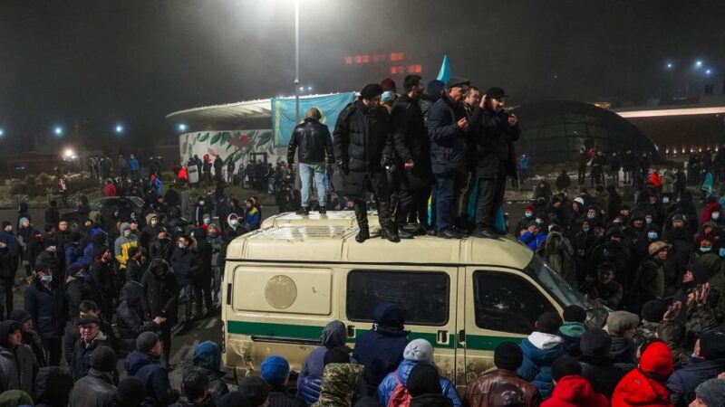 哈薩克斯坦爆發全國抗議 政府內閣請辭