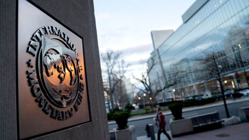 IMF下调中国经济增长前景 中共急安抚华尔街