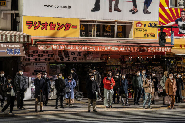 疫情擴散快速 日本新增確診逾1.8萬例