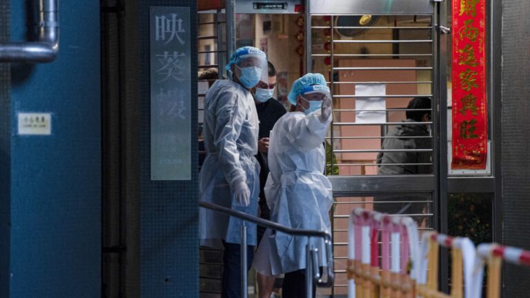 香港疫情 當局再封葵涌村公寓樓