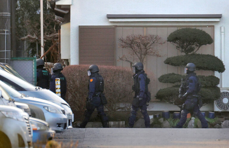 日男挾持醫師11小時 警攻堅救人質送醫不治