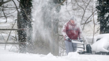 “炸弹气旋”袭美国东北 麻省降雪2英尺10万户断电