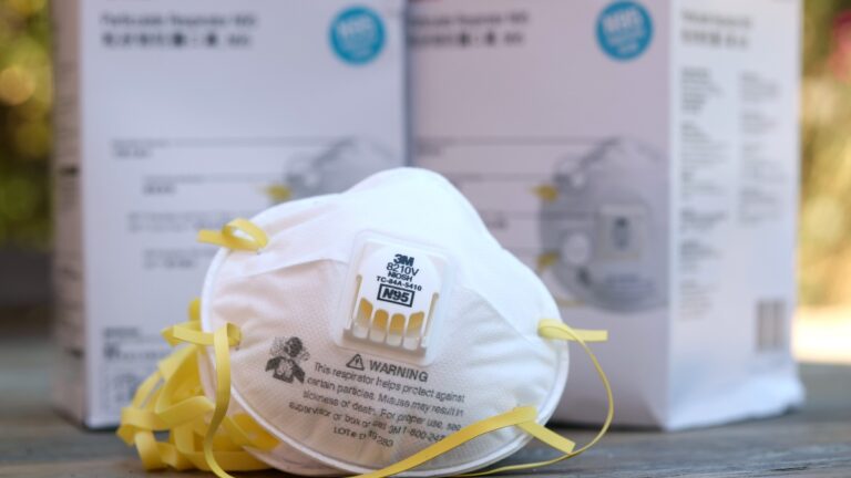 中國疫情飆升 N95口罩價格飆漲10倍