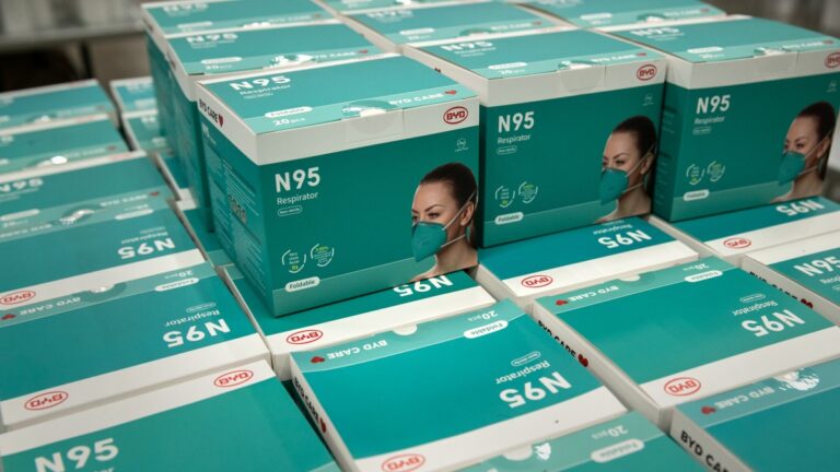 白宮：免費測試劑盒網站啟動 將發4億N95口罩