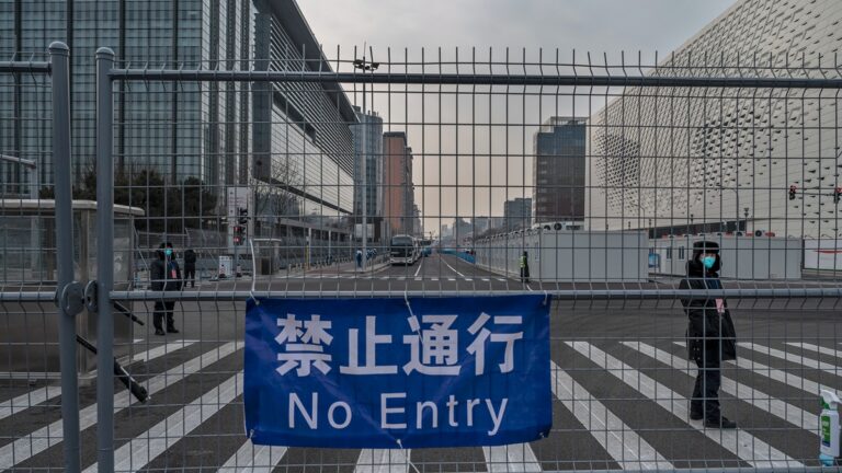 北京冬奧臨近 兩大疫情包圍中南海