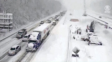 美95号州际公路风雪大堵车 周三通车