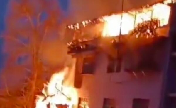 熏腊肉引火灾 湖南居民楼起火6死伤 含3未成年人（视频）