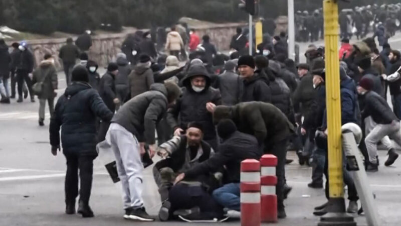 哈薩克反政府示威數百人死傷 當局派便衣製造混亂