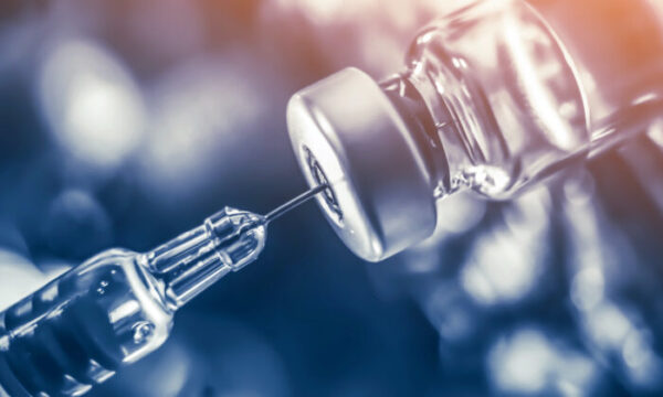 霍普金斯大学医生反对一刀切的疫苗强制令