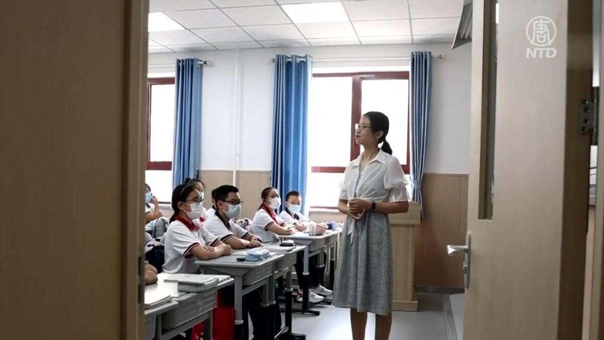 【禁闻】「刀把子」进驻中小学 中共强化监控洗脑