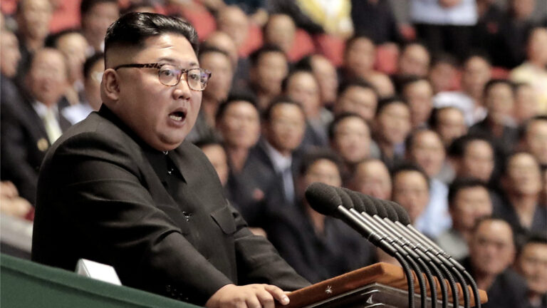 金正恩零下15度演講 腳下似藏有取暖器